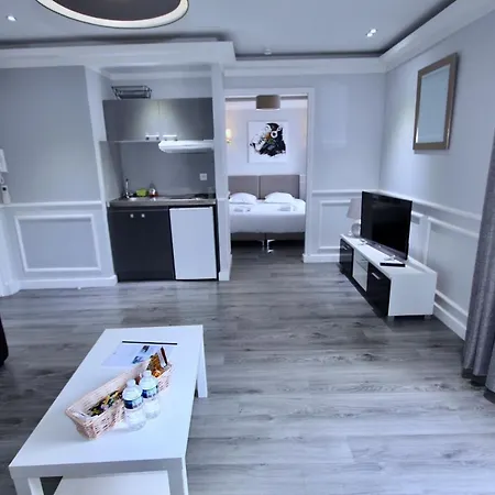 Ξενοδοχείο με διαμερίσματα Luxury 2*