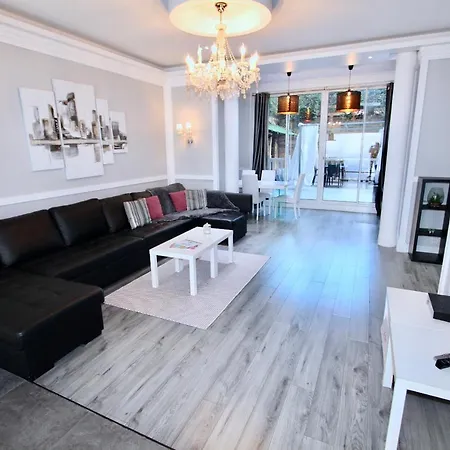 Luxury Ξενοδοχείο με διαμερίσματα 2*