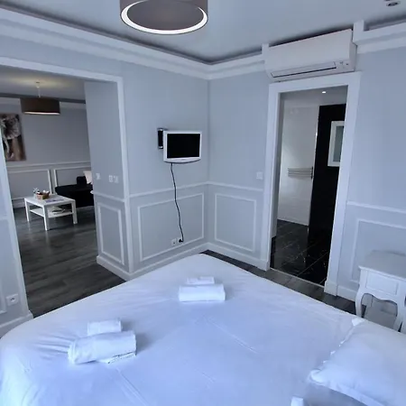 Luxury Aparthotel 2*