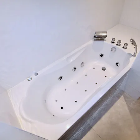 Luxury Hotel apartamentowy 2*