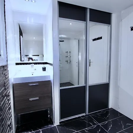 Hotel apartamentowy Luxury 2*