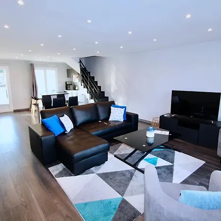 Luxury Aparthotel 2*